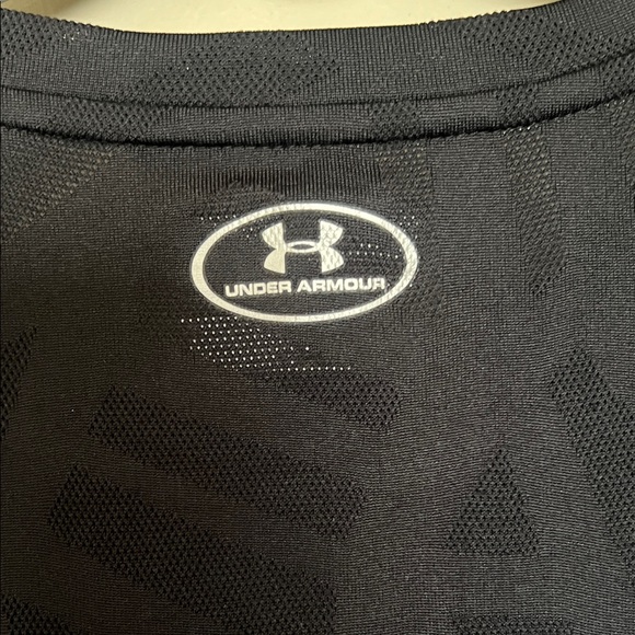 Under Armour Women's Black Short Sleeve Tee - Picture 4 of 5